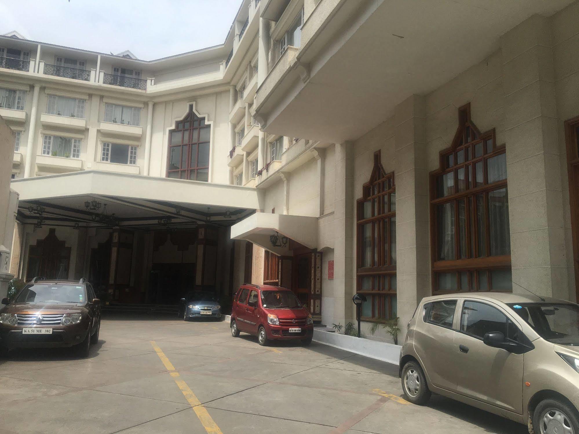 The Chancery Hotel Bangalore Esterno foto