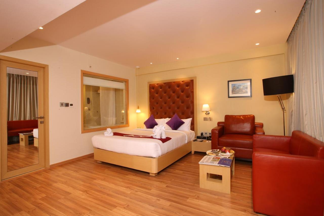 The Chancery Hotel Bangalore Esterno foto